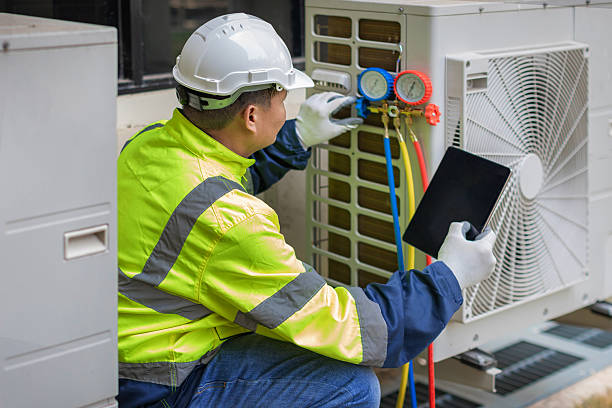 Professional Hvac technician working in Norman, IN